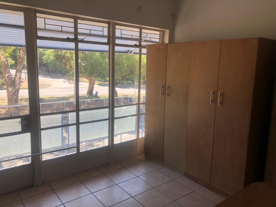 To Let 1 Bedroom Property for Rent in Bloemfontein Free State